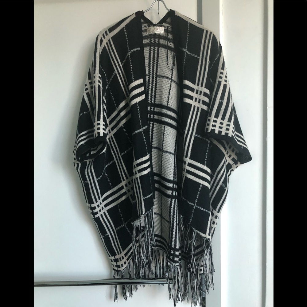 Sz M Mizumi Cardigan Shawl with fringe detail